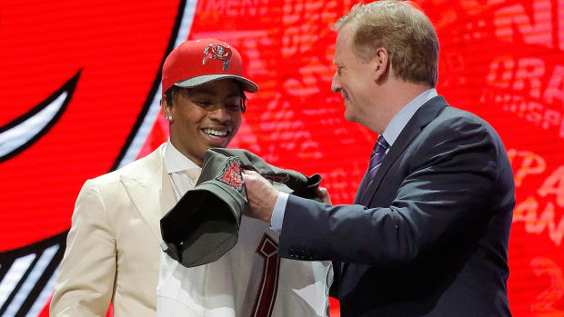 draft-season-vernon-hargreaves-roger-goodell.jpg